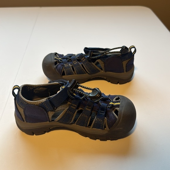 KEEN Kids Navy and Charcoal Sandals - Picture 6 of 8